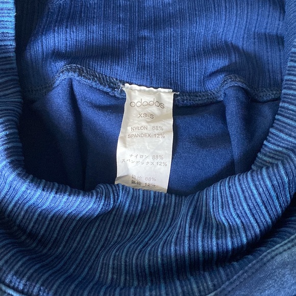 Workout set Square-Neck Bra workout top and leggings - Picture 10 of 11